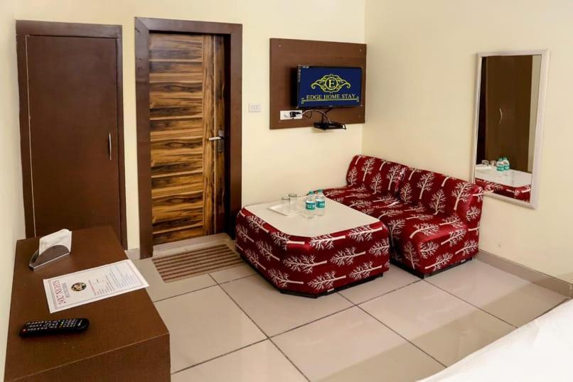 Airport Hotel Edge Home Stay Yeni Delhi Dış mekan fotoğraf