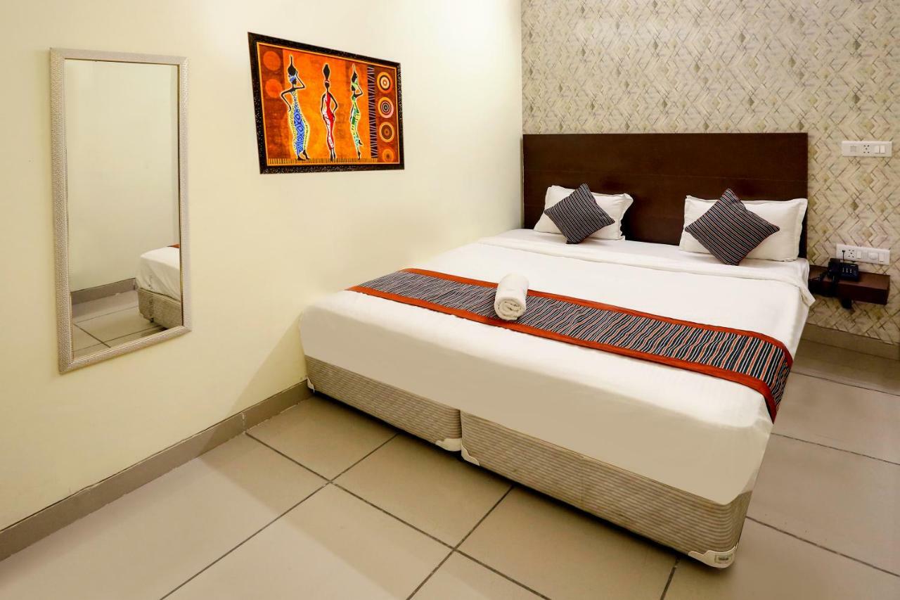 Airport Hotel Edge Home Stay Yeni Delhi Dış mekan fotoğraf