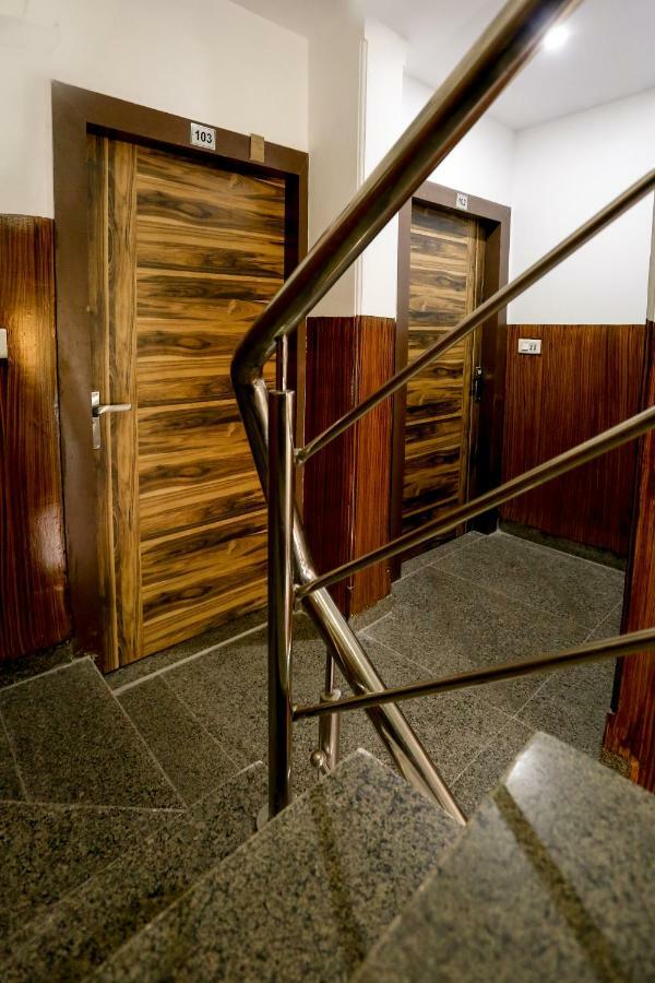 Airport Hotel Edge Home Stay Yeni Delhi Dış mekan fotoğraf